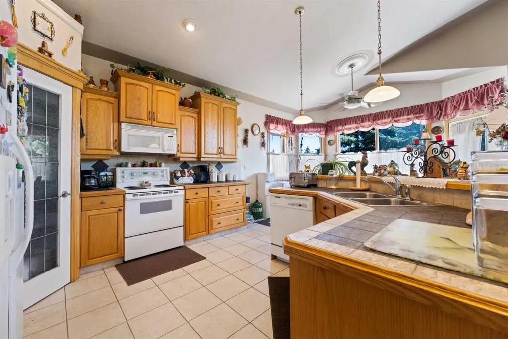 16 Arbour Estates View NW