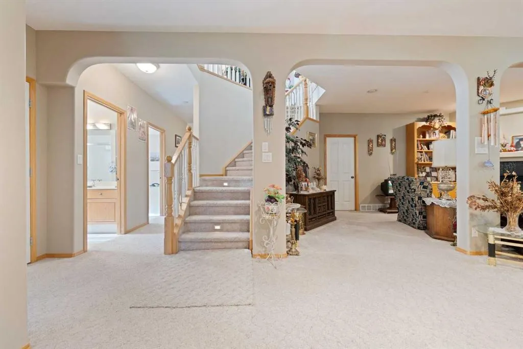 16 Arbour Estates View NW