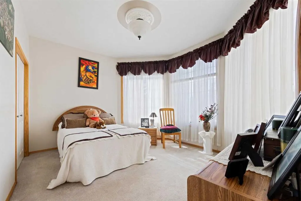 16 Arbour Estates View NW