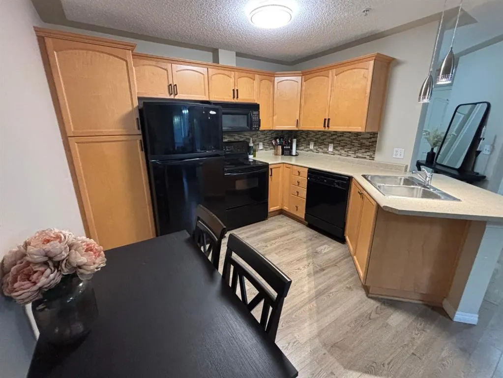 369 Rocky Vista Park NW, #116
