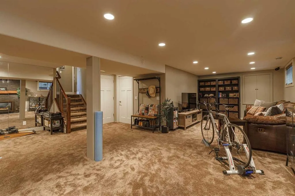 63 Cherovan Drive SW