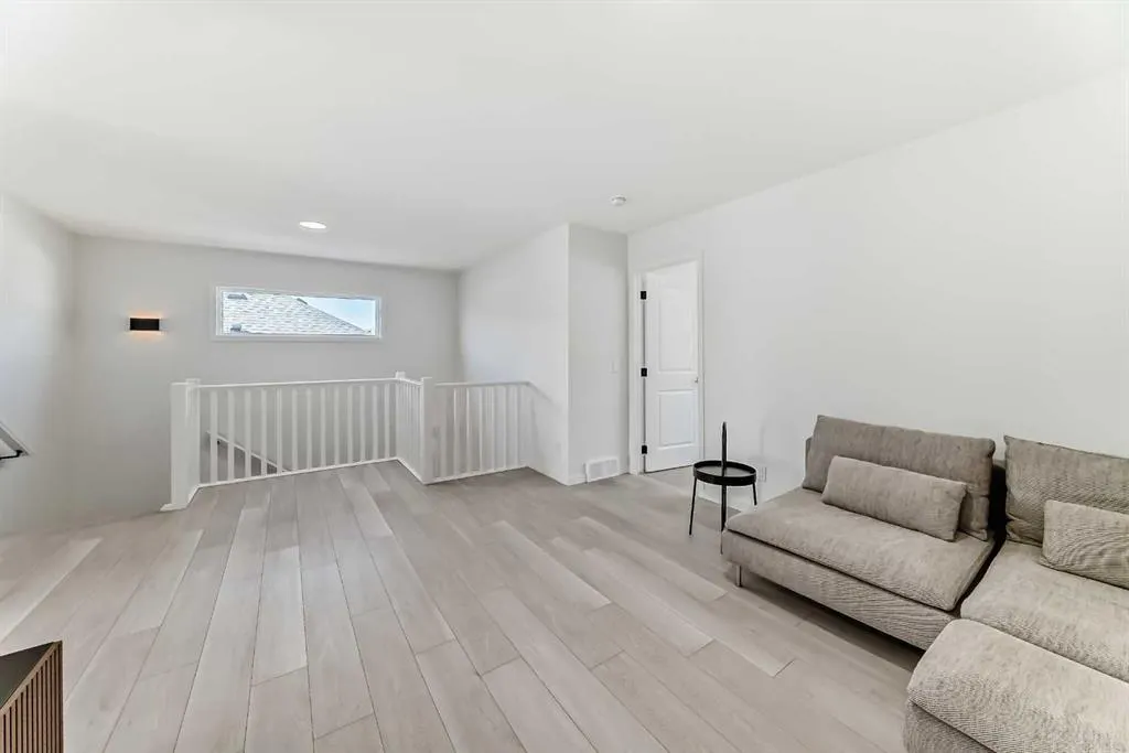 392 Carringvue Place NW