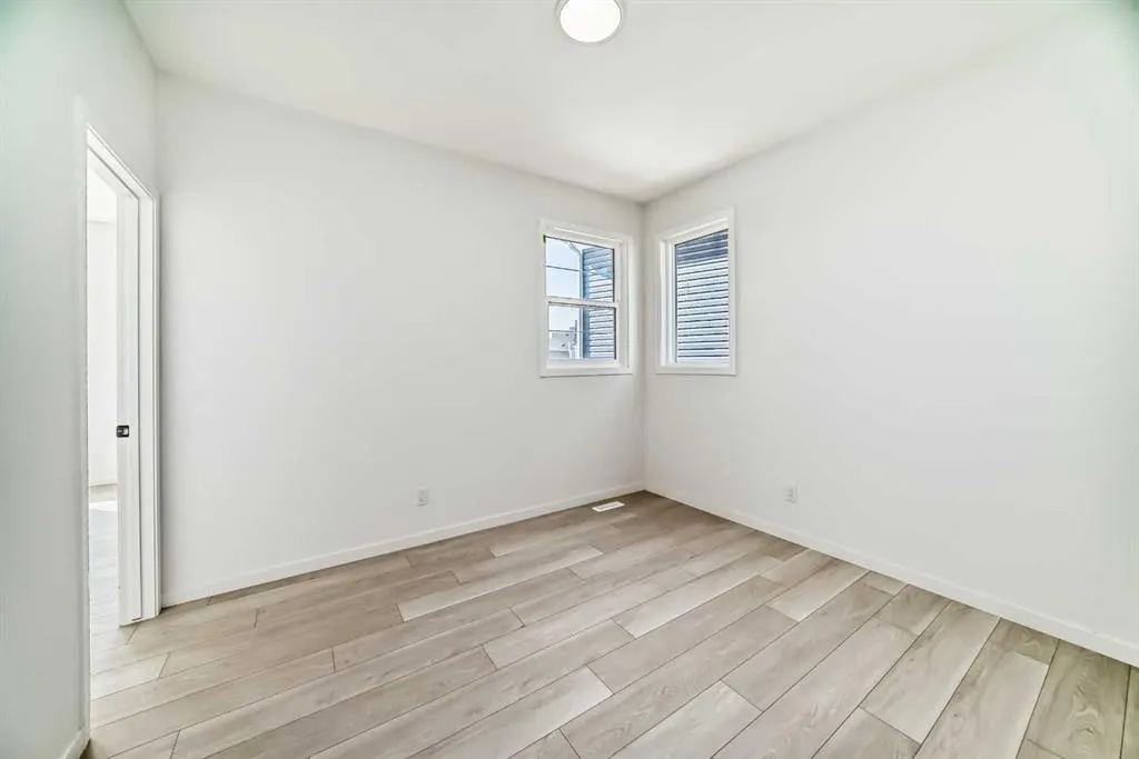 392 Carringvue Place NW