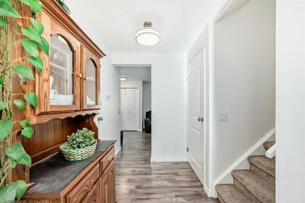 83 Castlebrook Way NE
