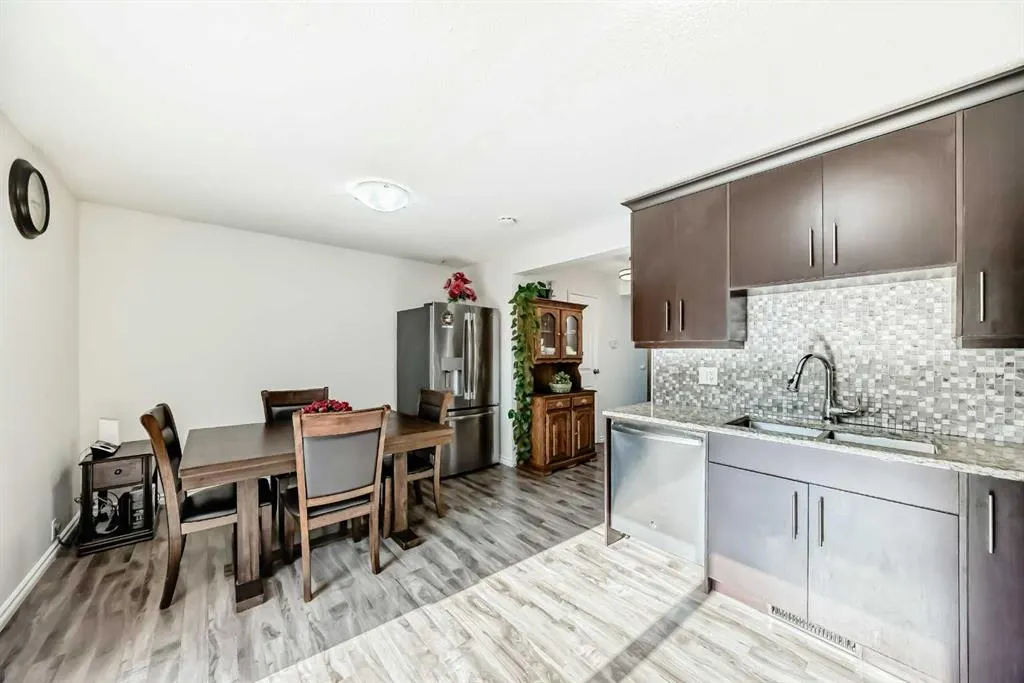 83 Castlebrook Way NE