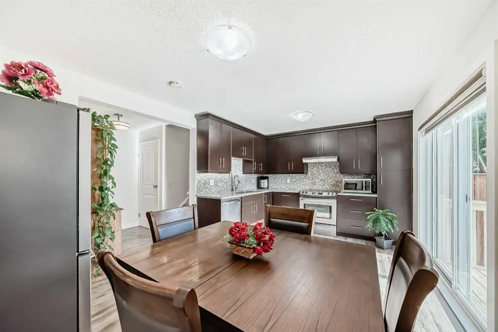 83 Castlebrook Way NE