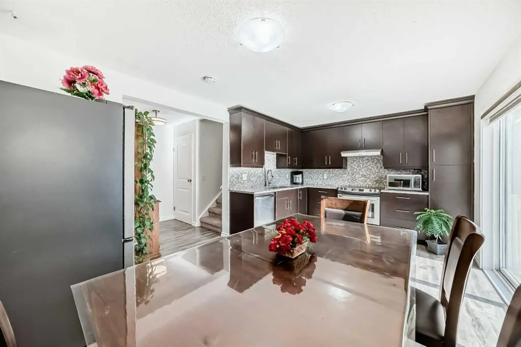 83 Castlebrook Way NE