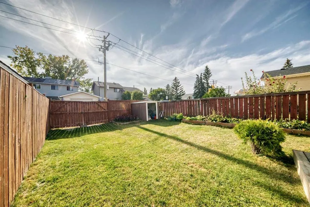 83 Castlebrook Way NE