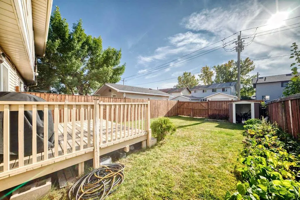 83 Castlebrook Way NE