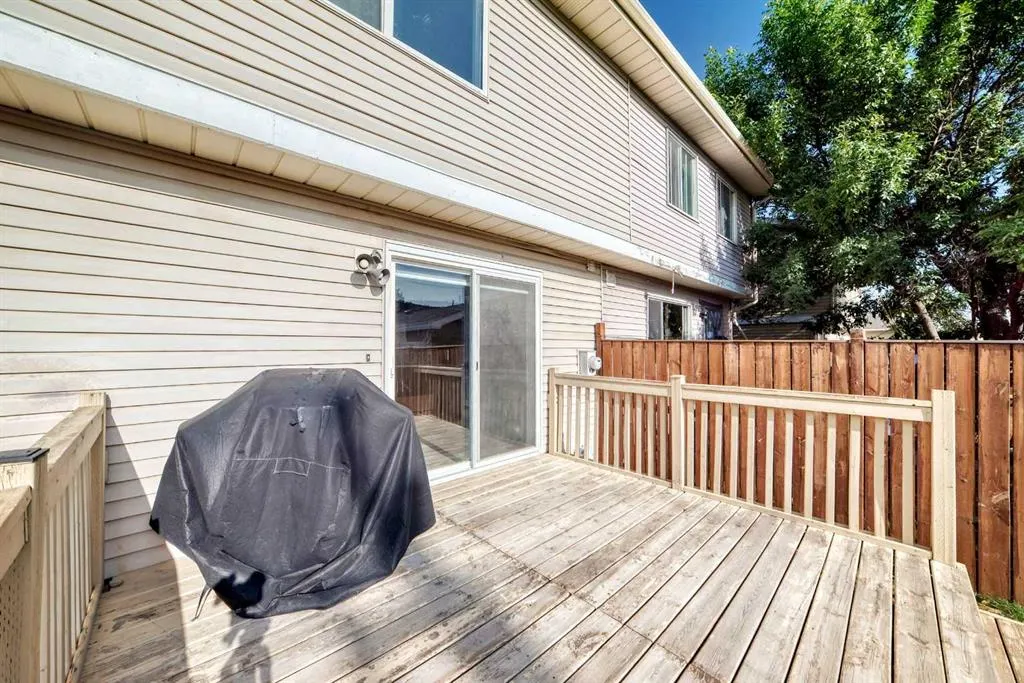 83 Castlebrook Way NE