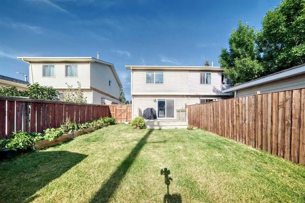 83 Castlebrook Way NE