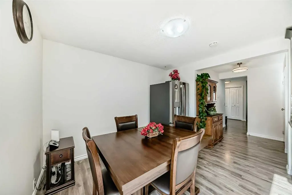 83 Castlebrook Way NE