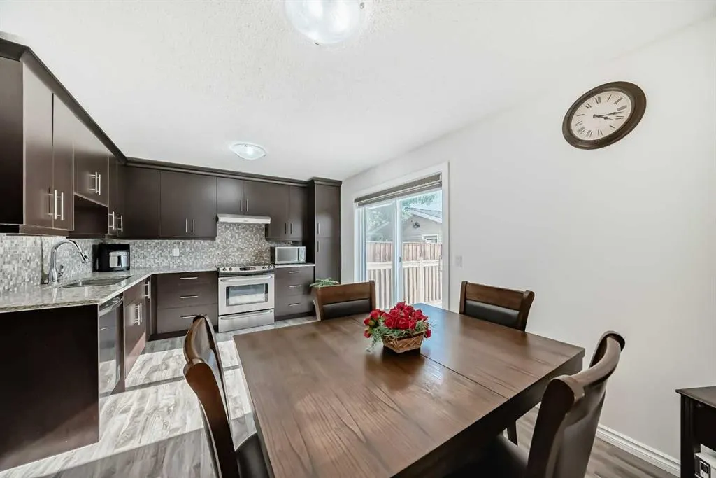 83 Castlebrook Way NE
