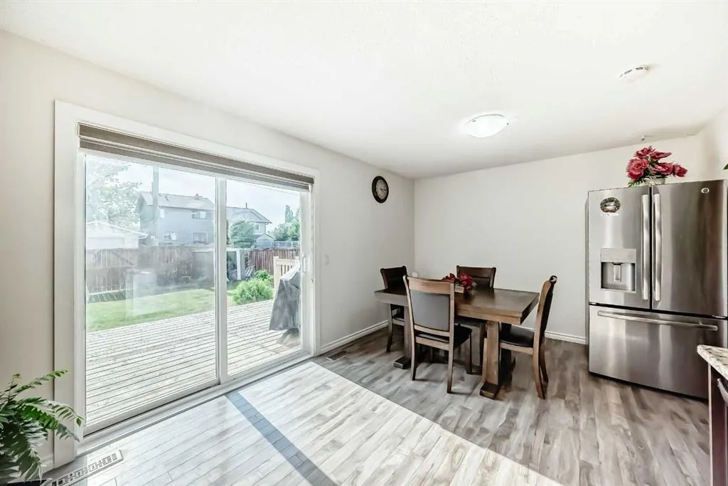 83 Castlebrook Way NE