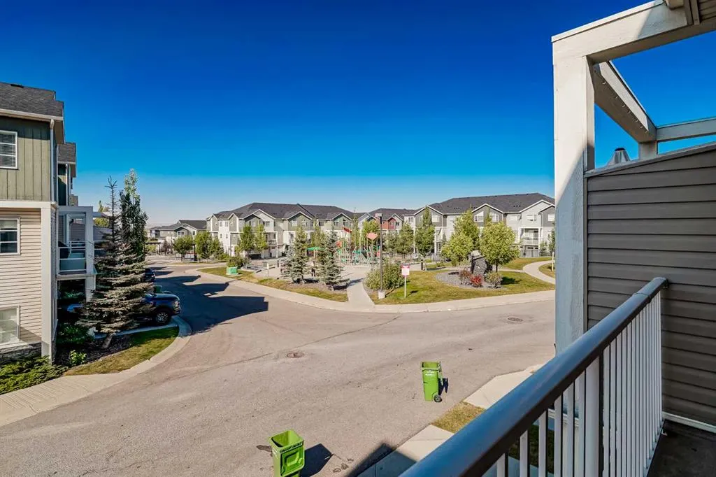 108 Redstone View NE