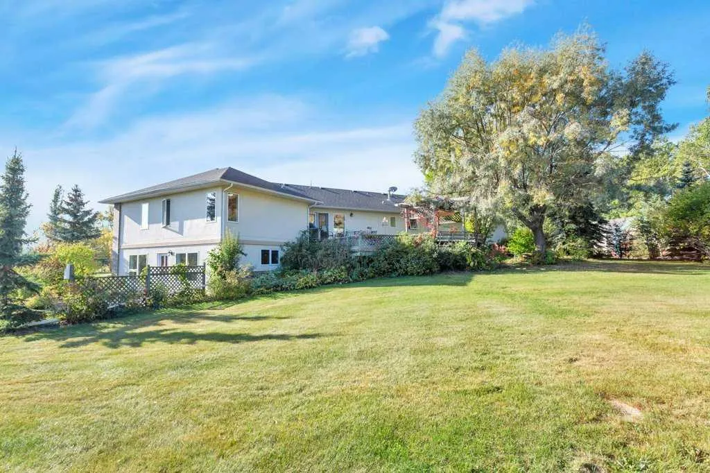 33016 Township Road 424A