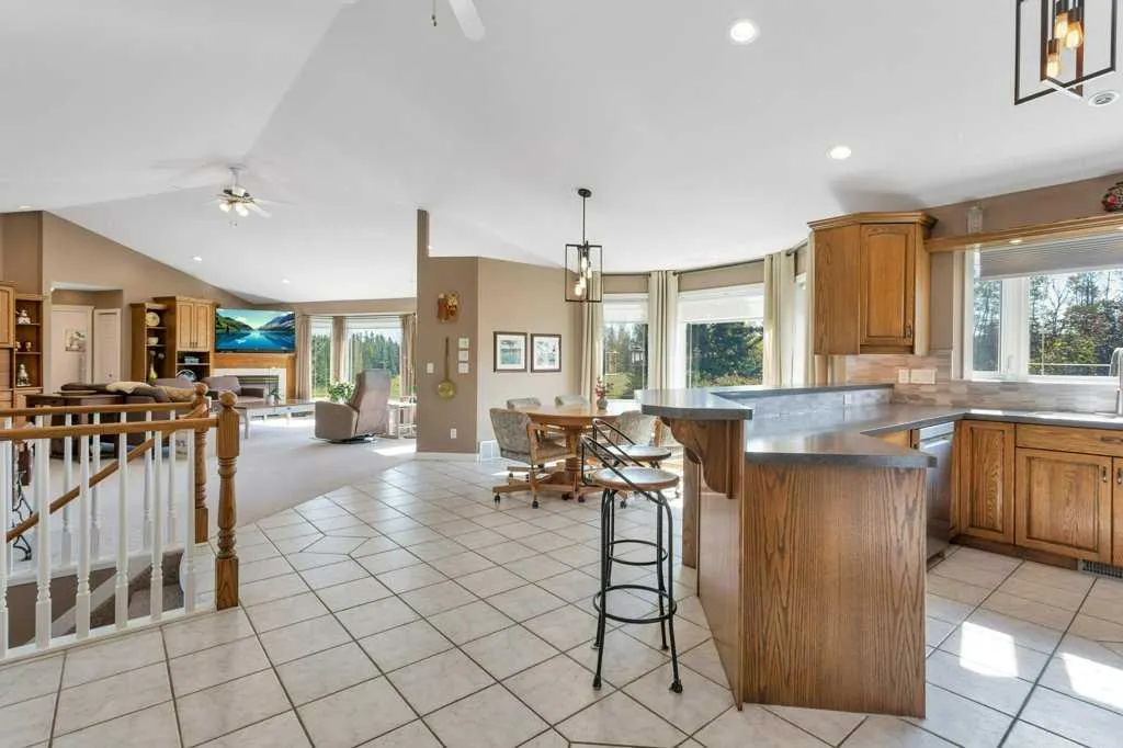 33016 Township Road 424A