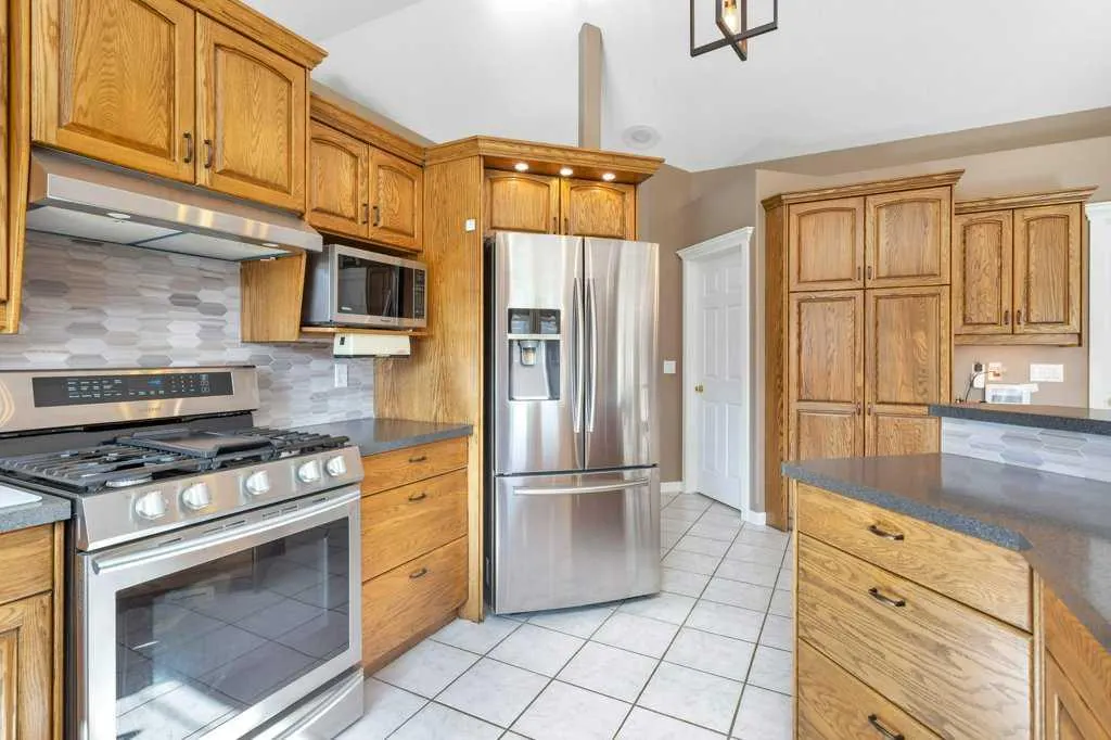 33016 Township Road 424A