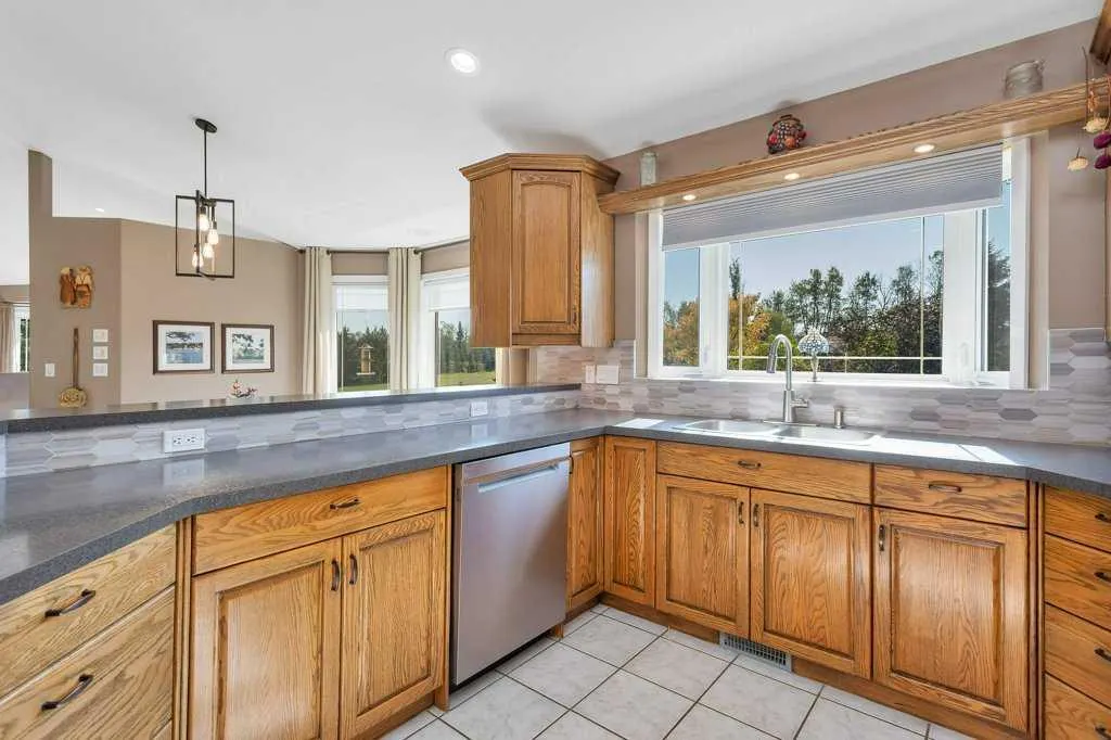 33016 Township Road 424A