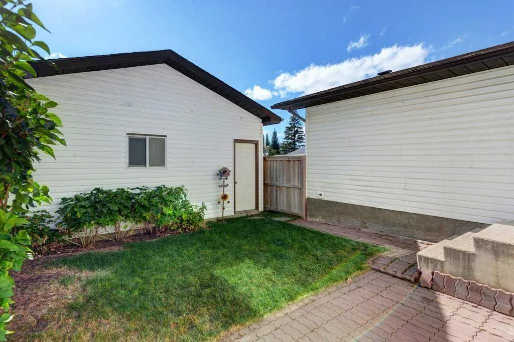 3628 Cedarille Drive SW