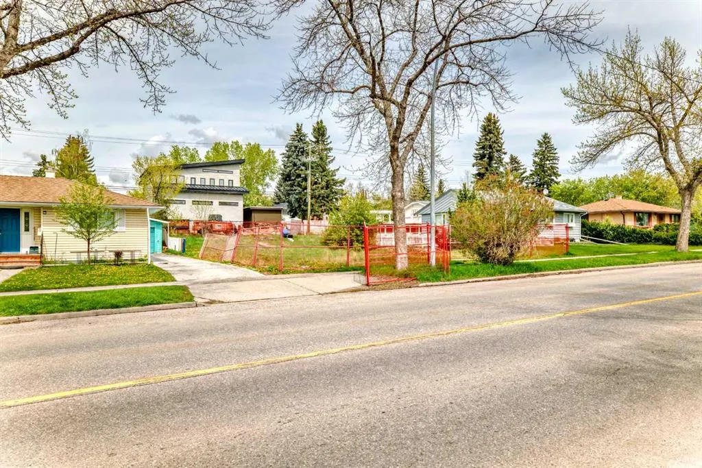521 Northmount Drive NW