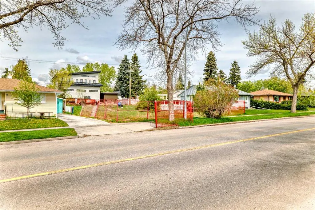 521 Northmount Drive NW