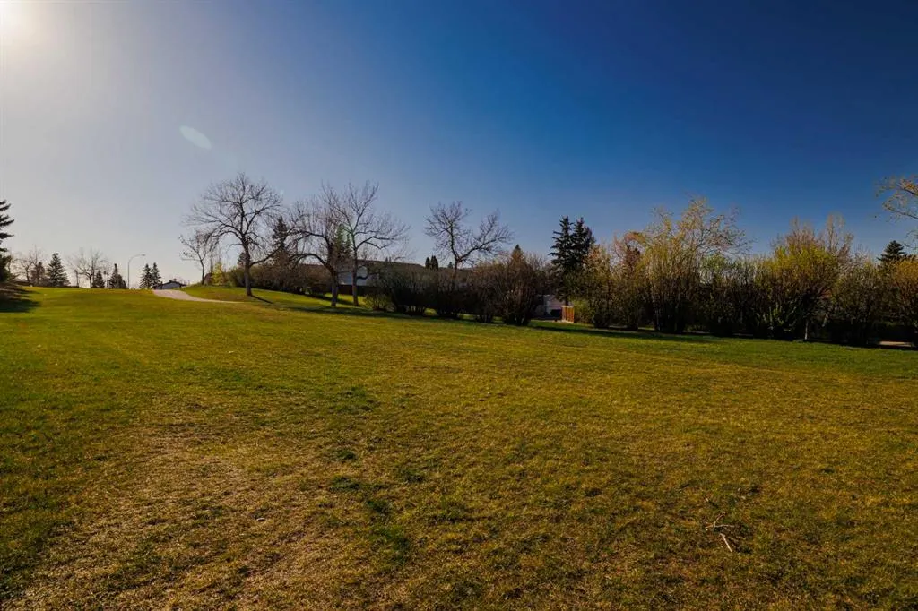 124 Whiteside Crescent NE