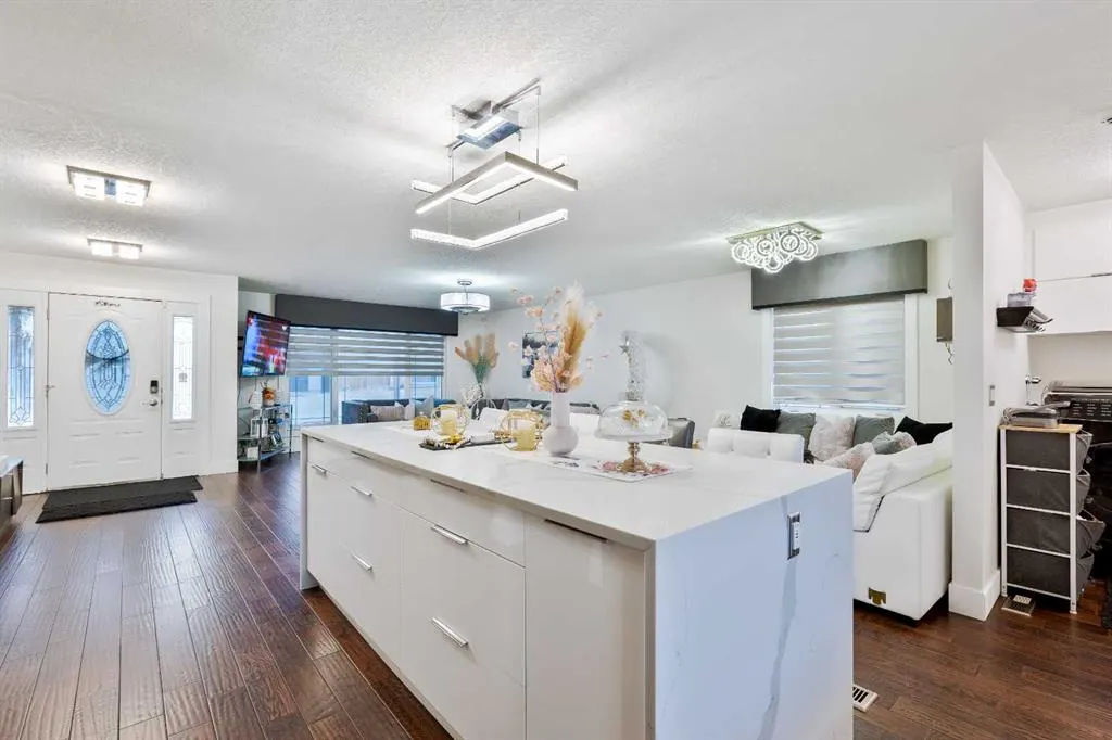 124 Whiteside Crescent NE
