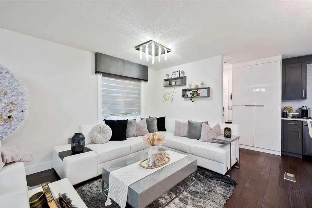 124 Whiteside Crescent NE