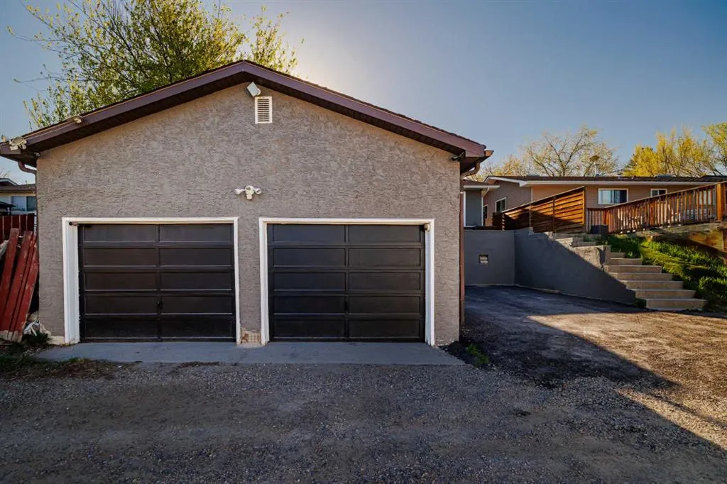 124 Whiteside Crescent NE