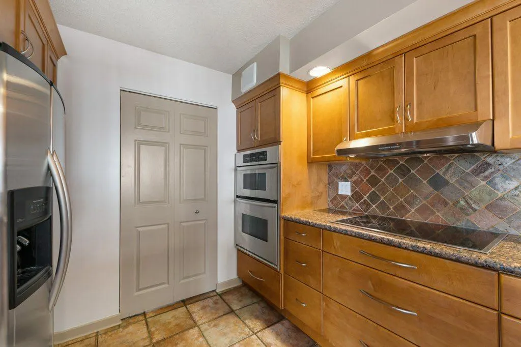 1100 8 Avenue SW, #1207