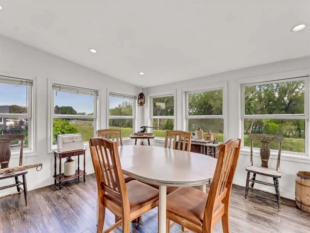 14 Finlay Court SW