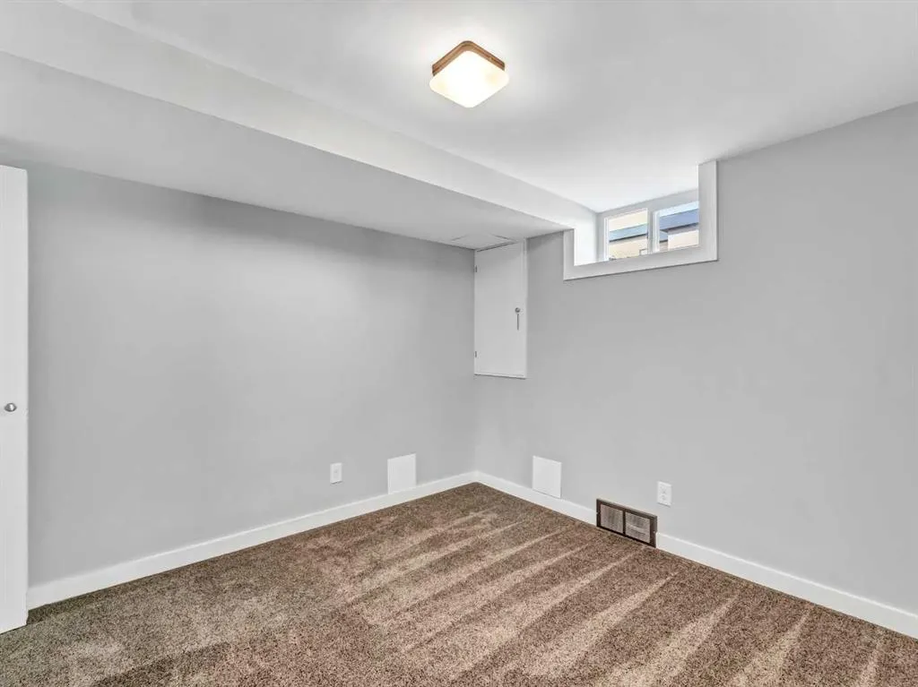 14 Finlay Court SW