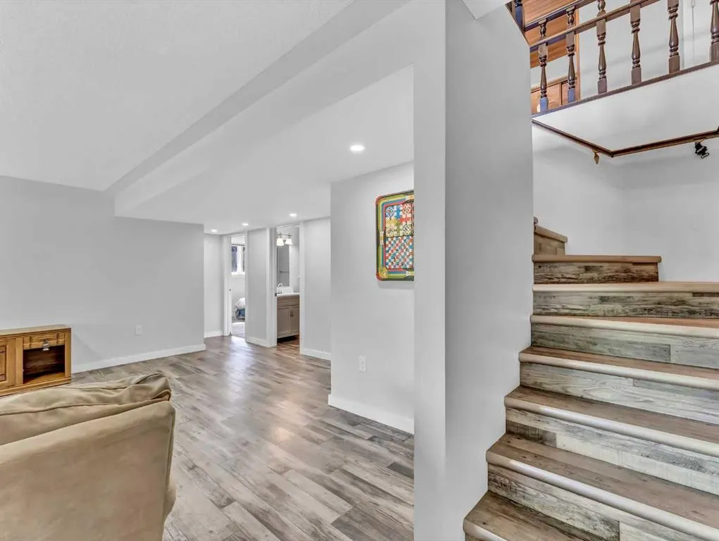 14 Finlay Court SW