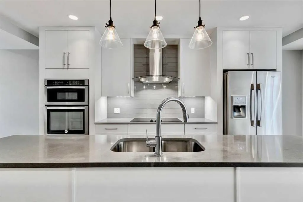 2717 17 Street SW, #204