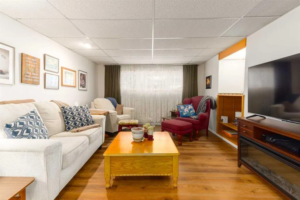 23 Whitlock Close NE