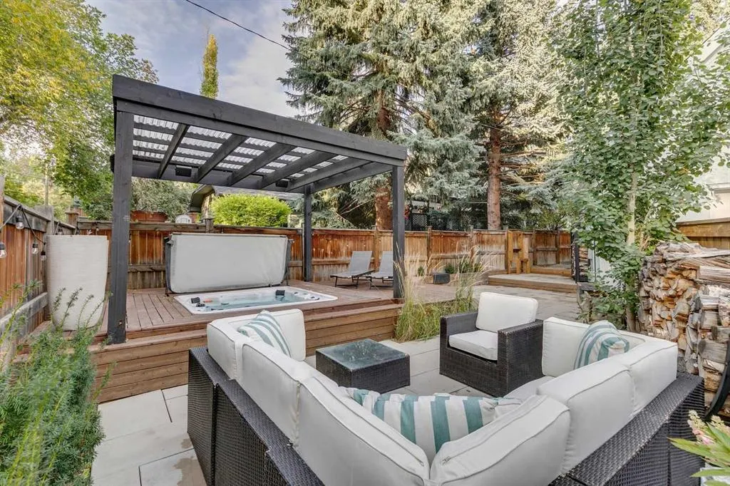 2409 Carleton Street SW