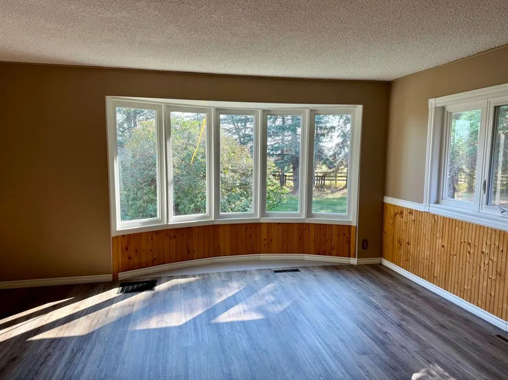 68214 163 Range Road