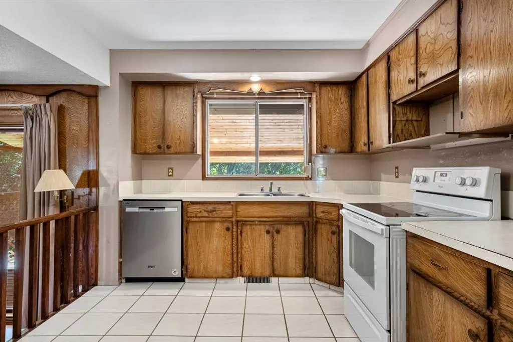 344 Parkland Way SE