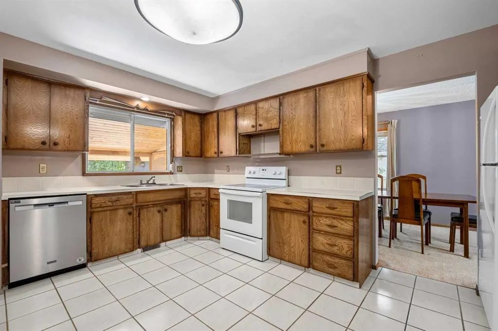 344 Parkland Way SE