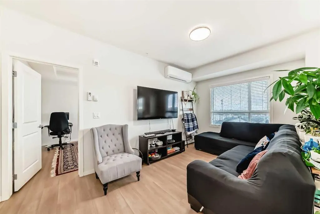 100 Harvest Hills Place NE, #404