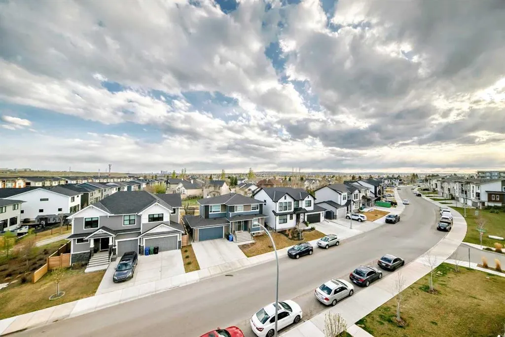100 Harvest Hills Place NE, #404