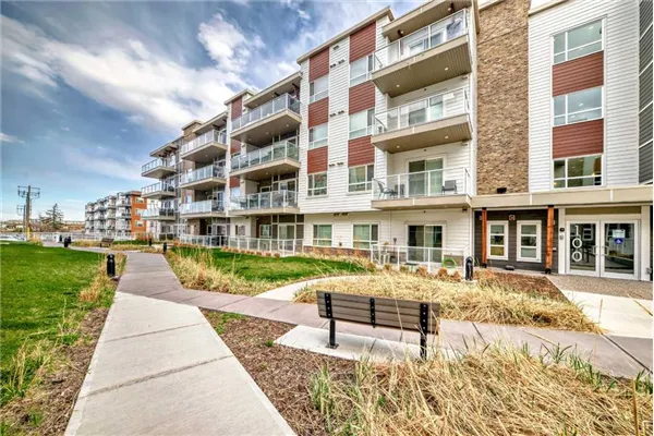 100 Harvest Hills Place NE, #404