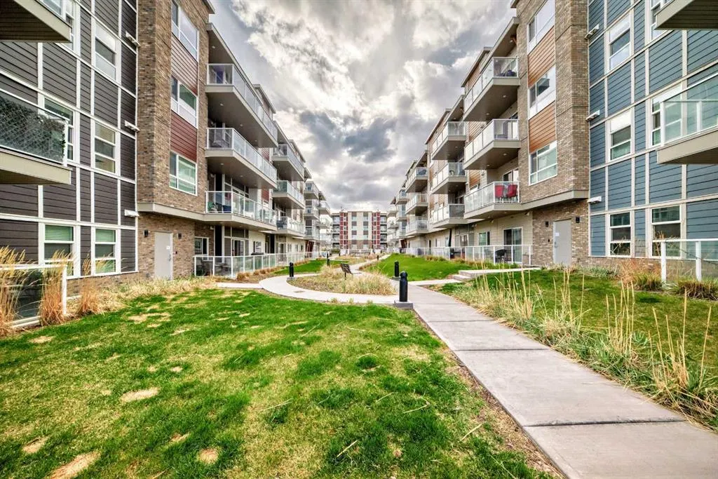 100 Harvest Hills Place NE, #404