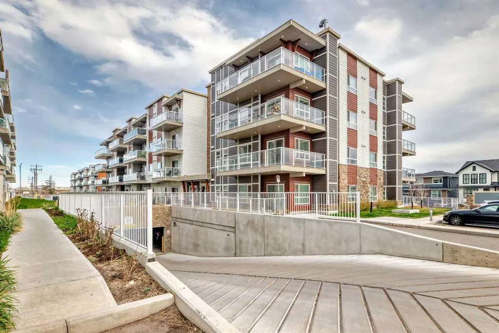 100 Harvest Hills Place NE, #404