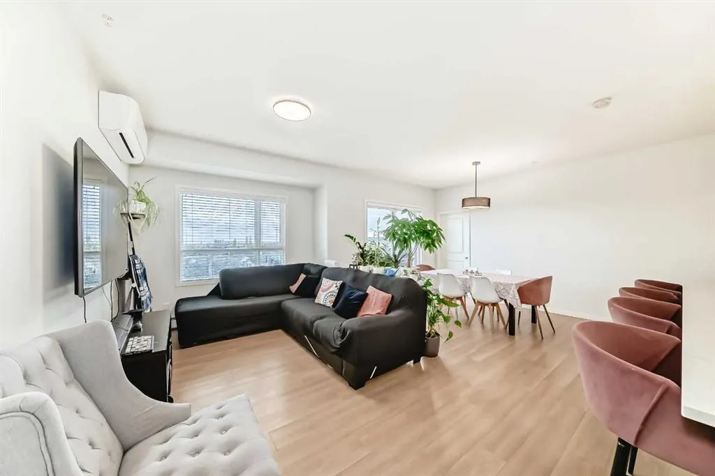 100 Harvest Hills Place NE, #404
