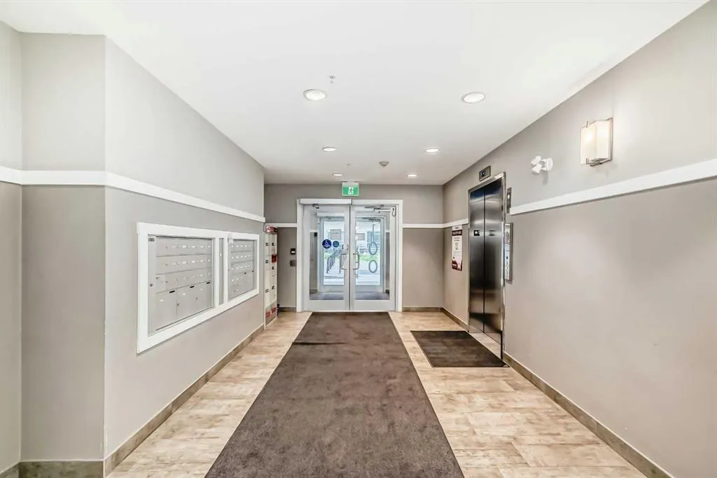 100 Harvest Hills Place NE, #404