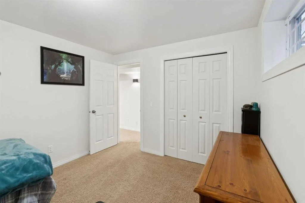 251 Everwillow Close SW