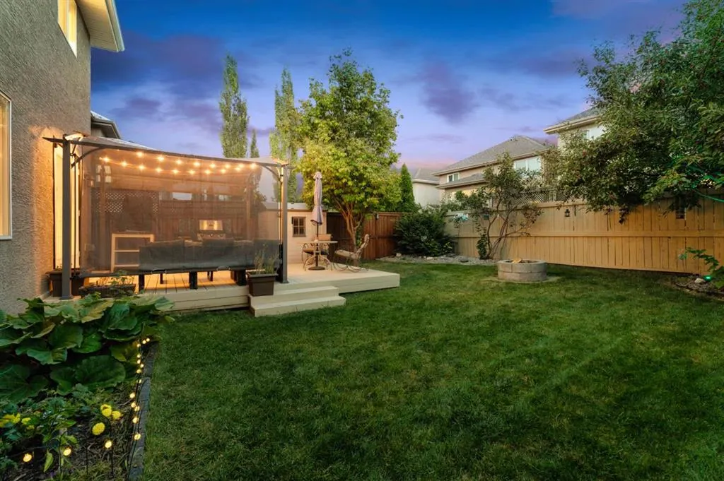 251 Everwillow Close SW