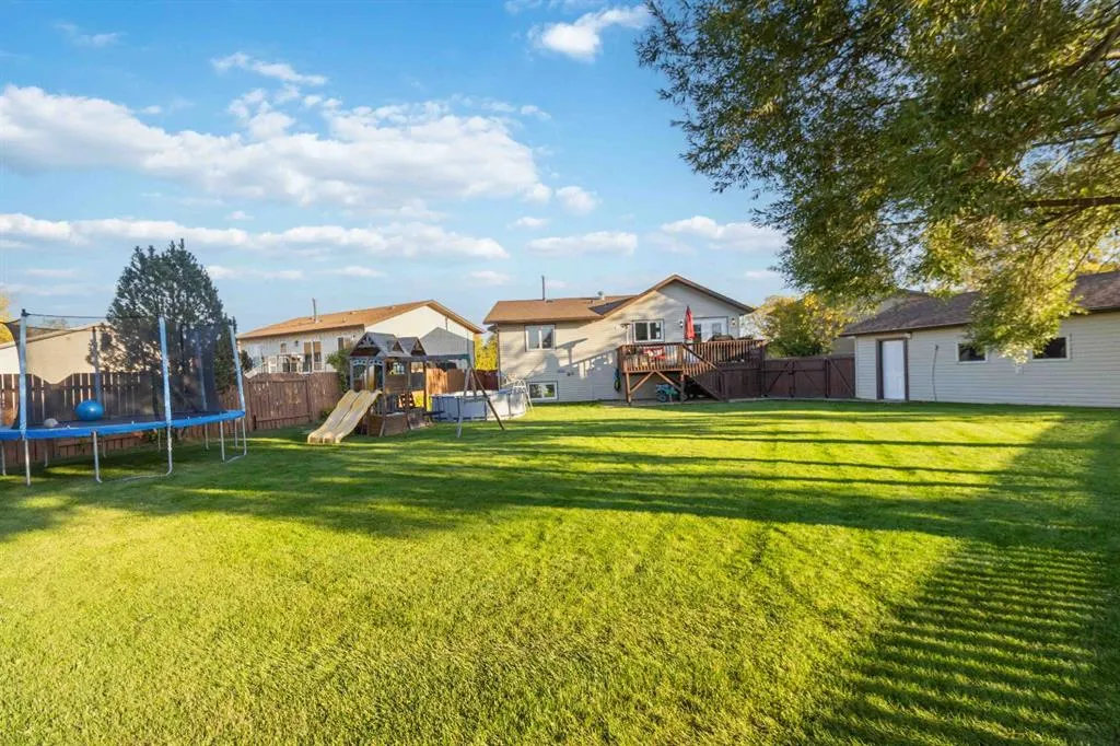 225 Farrell Crescent
